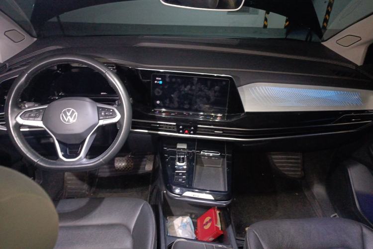 Used Volkswagen Talagon 2022 380TSI All-Wheel-Drive Luxury Prestige Pro 7-Seater Center Console