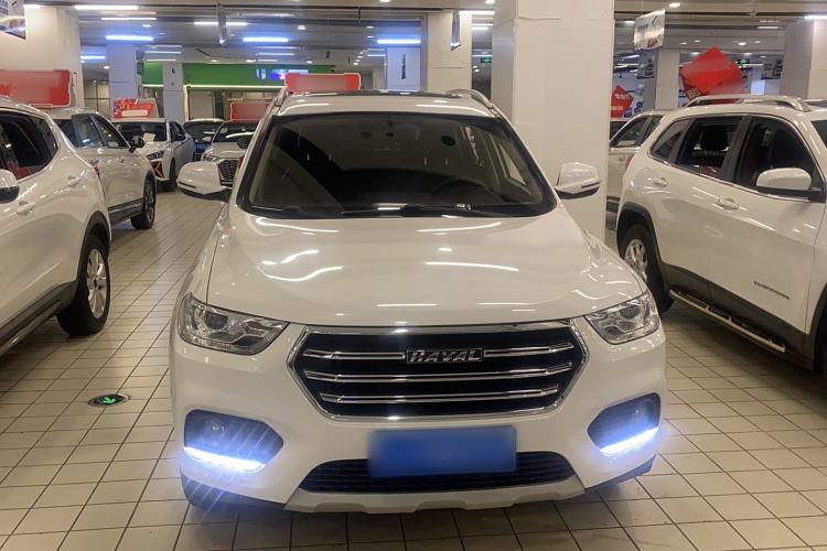 Used Haval H2 2018 Chuanxiang Edition Blue Badge 1.5T Dual-Clutch Two-Wheel Drive Fashionable Model
