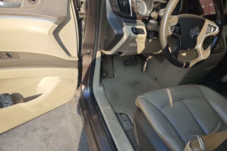 Used Buick GL8 2011 3.0L GT Luxury Business Haoya Edition