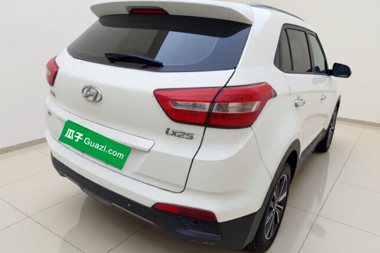 Used Hyundai ix25 2015 2.0L Automatic Two-Wheel Drive Intelligent GLS Exterior 5