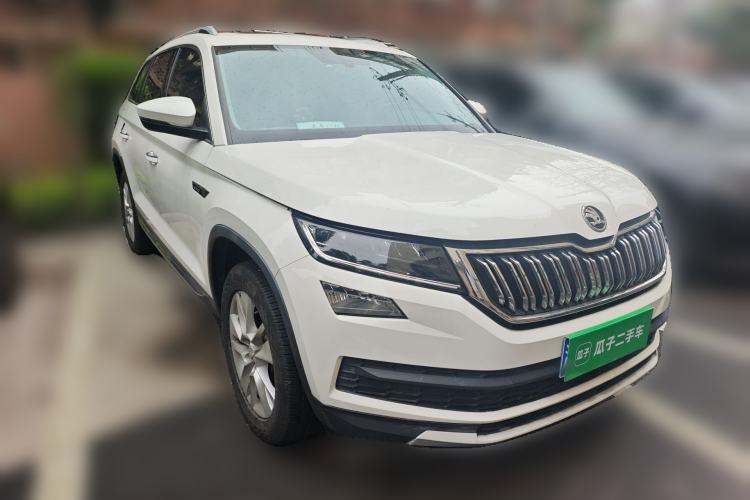 Used Skoda Kodiaq 2017 TSI330 7-Seater Two-Wheel-Drive Luxury Edition Front Right 45 Deg