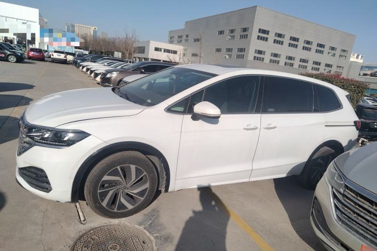 Used Volkswagen Viloran 2024 330TSI Luxury Edition
