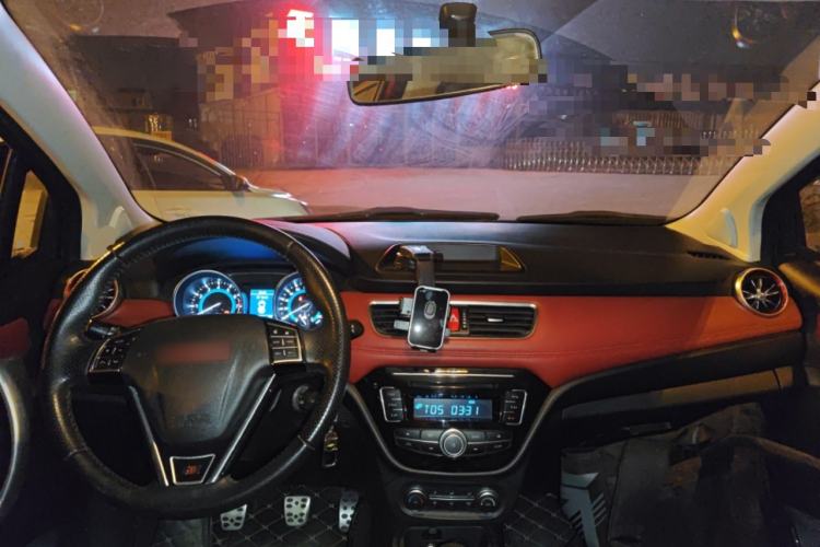 Used Haval H1 2015 1.5L Manual Urban Model Center Console