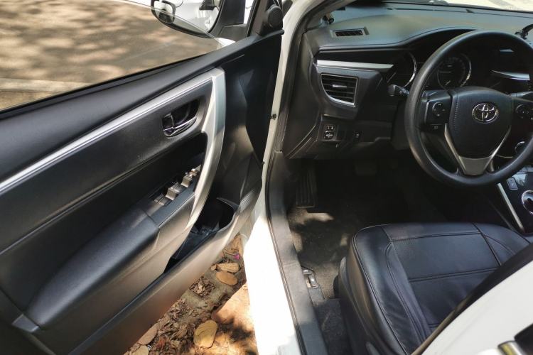 Used Toyota Corolla 2016 Dual-Engine 1.8L E-CVT Leading Edition
