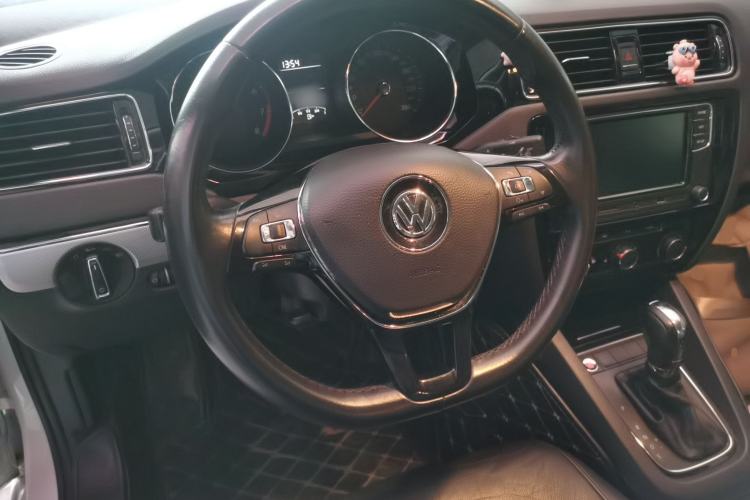 Used Volkswagen Sagitar 2018 1.6L Automatic Comfort Model Steering Wheel