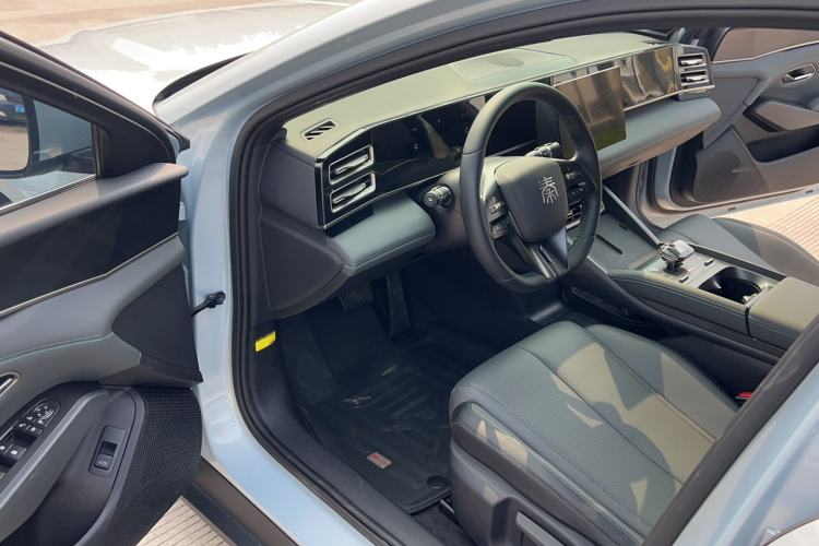 Used BYD Qin L 2024 DM-i 80KM Leading Model
