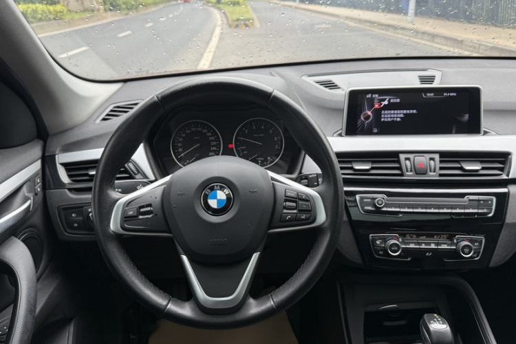 Used BMW X1 2016 sDrive18Li Fashion Model Interior 5