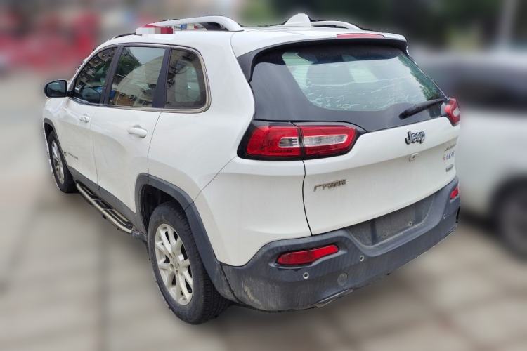 Used Jeep Cherokee 2016 2.0L Superior Edition