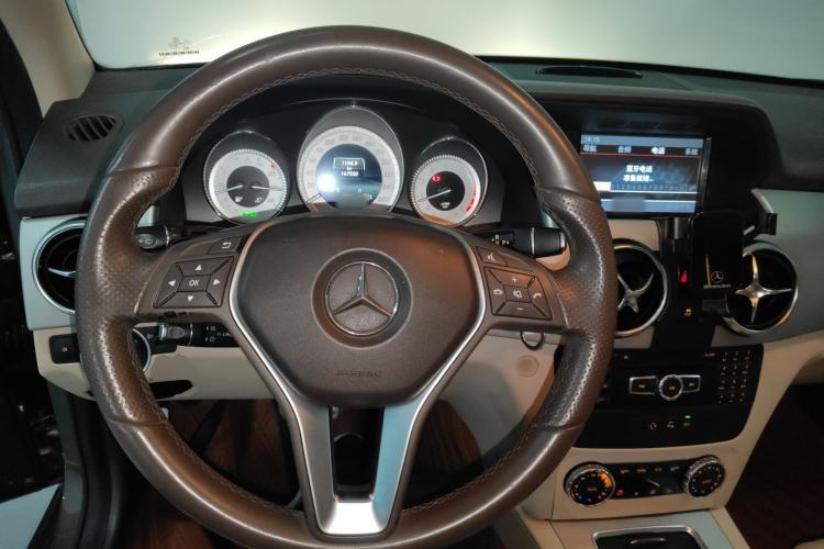 Used Mercedes-Benz GLK-Class 2014 GLK 260 4MATIC Dynamic Model Steering Wheel