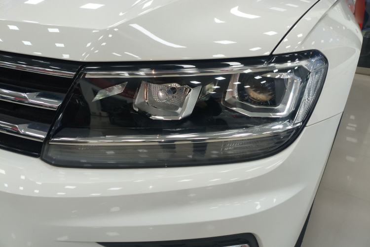 Used Volkswagen Tiguan L 2021 330TSI Automatic Two-Wheel Drive Smart Edition Left Front Headlight