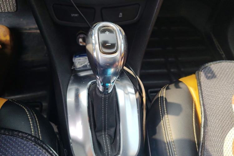 Used Buick Encore 2015 1.4T Automatic Two-Wheel Drive Urban Elite Version
