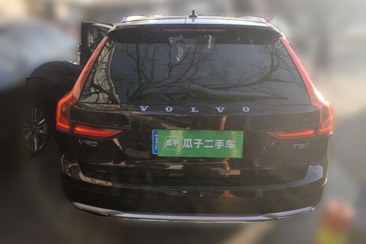 Used Volvo V90 2017 Cross Country T5 AWD Prestige Edition
