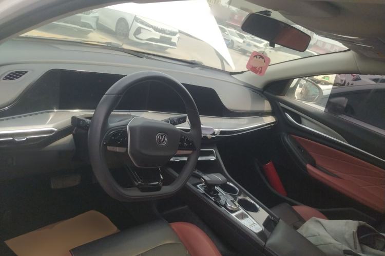 Used CHANGAN Eado 2023 Changan Edition PLUS Blue Whale NE 1.4T GDI DCT Prestige Version Center Console