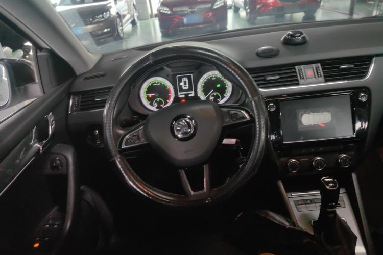 Used Skoda Octavia 2018 Station Wagon TSI230 DSG Luxury Edition Steering Wheel