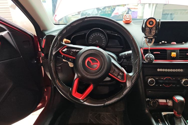 Used Mazda 3 Axela 2019 Cloud-Controlled Version Sedan 2.0L Automatic Luxury Trim China VI Standard Steering Wheel