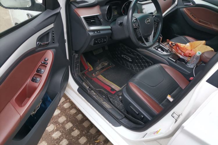 Used BYD G5 2014 1.5TID Automatic Flagship Model Driver Seat