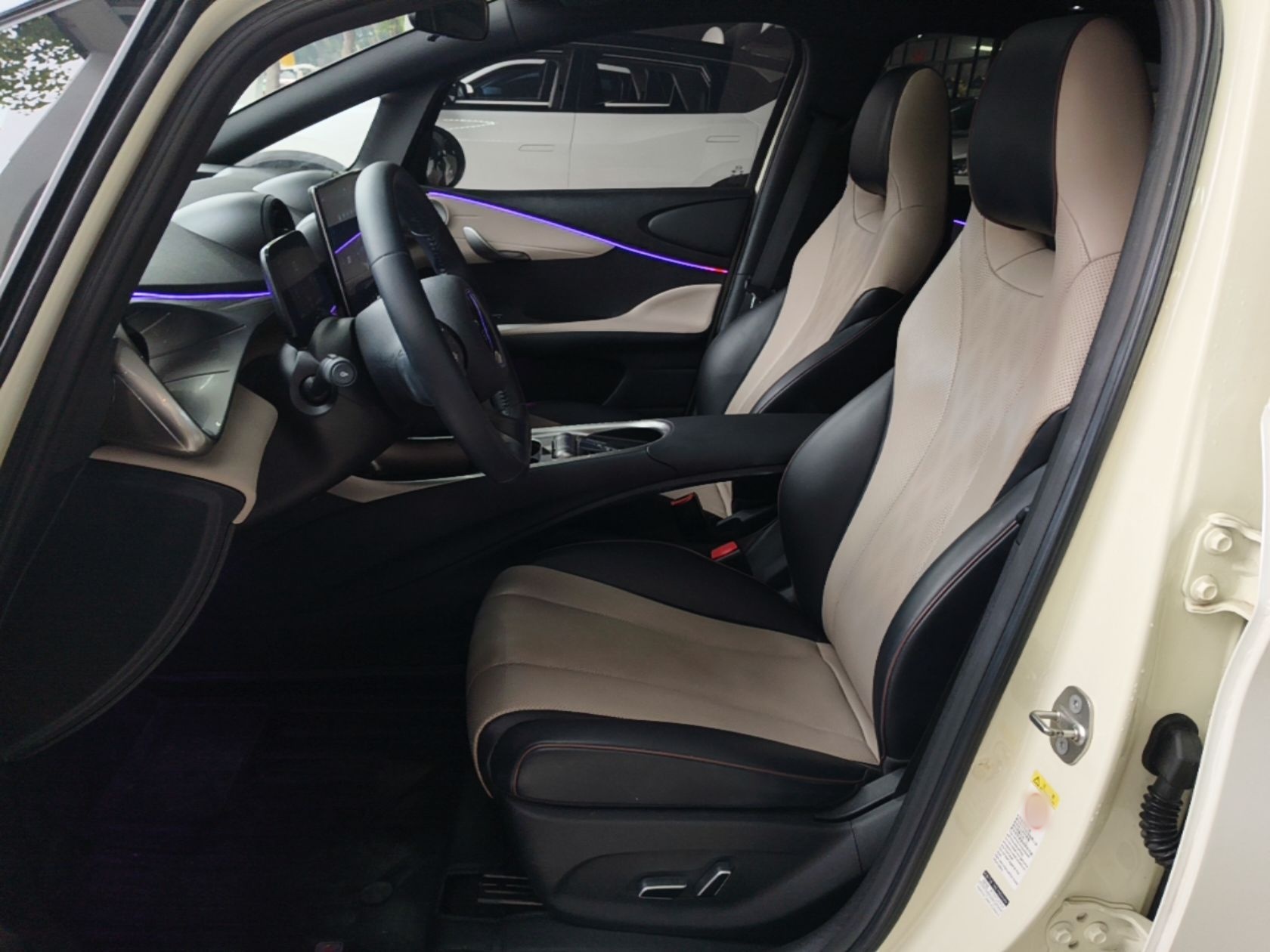 BYD Dolphin 2023 420 km Fashion Edition — снимка 17