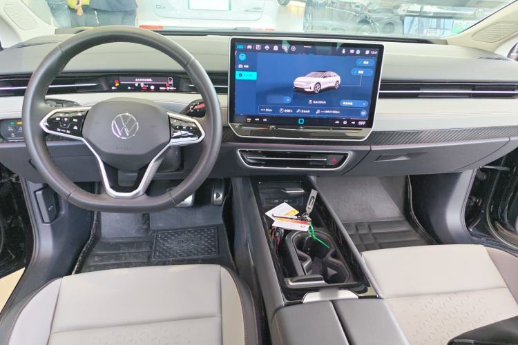 Used Volkswagen ID.7 VIZZION 2024 AIR model Center Console