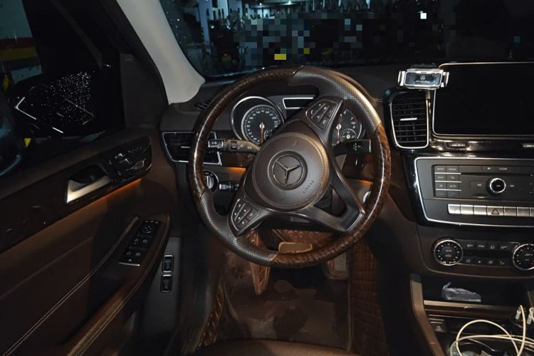 Used Mercedes-Benz GLS 2018 GLS 400 4MATIC Dynamic Model Steering Wheel