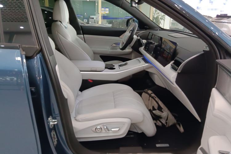 Used XPeng G9 2025 625 Long-Range Max Right Front Seat