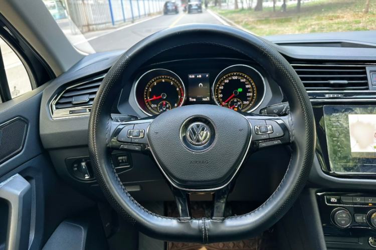 Used Volkswagen Tiguan L 2020 330TSI Automatic Two-Wheel Drive Panoramic Comfort Edition China VI Standard