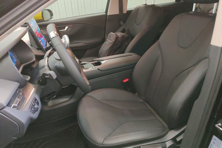 Used Hongqi E-QM5 2022 431 km Charge & Enjoy Edition