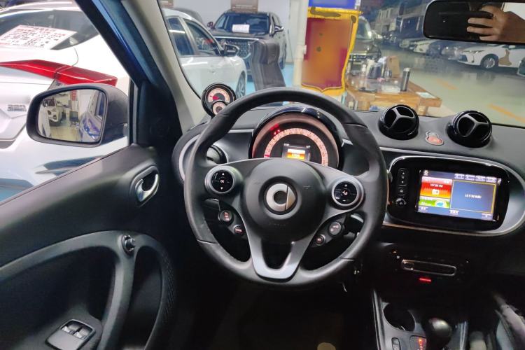 Used smart forfour 2016 0.9T 66 kW Pioneer Edition