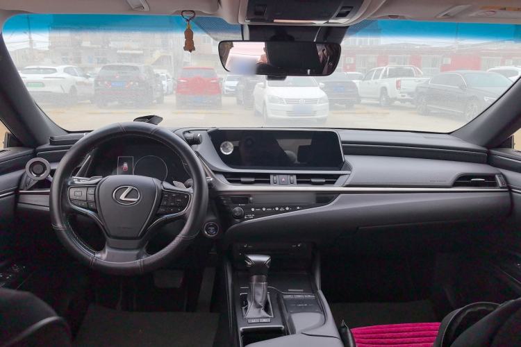 Used Lexus ES 2018 300h Premier Edition China V Standard
