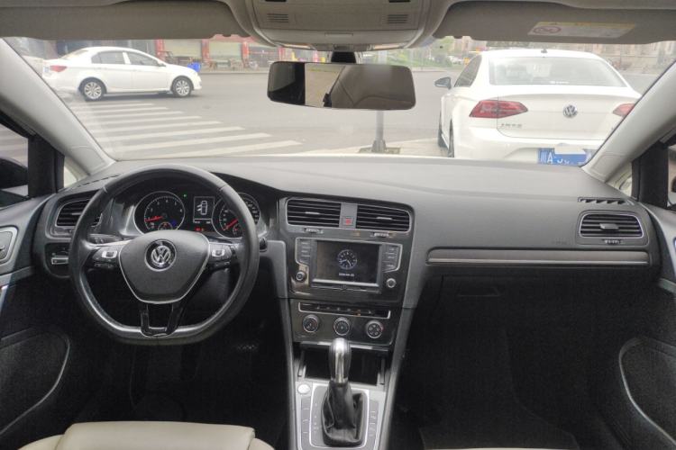 Used Volkswagen Golf 2017 230TSI Automatic Luxury Million-Vehicle Commemorative Edition