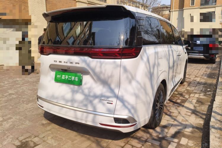 Used Denza D9 2025 DM-i Intelligent Drive 1020 Four-Wheel Drive Flagship Model
