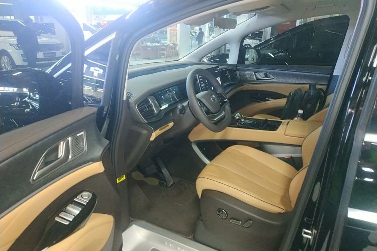 Used Denza D9 2024 DM-i 980 Four-Wheel Drive Prestige Model