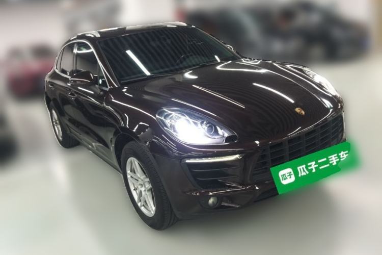 Used Porsche Macan 2017 Macan 2.0T Front Right 45 Deg