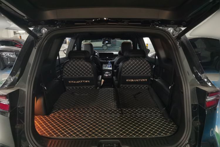 Used Ford Equator 2023 EcoBoost 225 Obsidian Orange Edition Prestige 7-Seater (2/2/3)