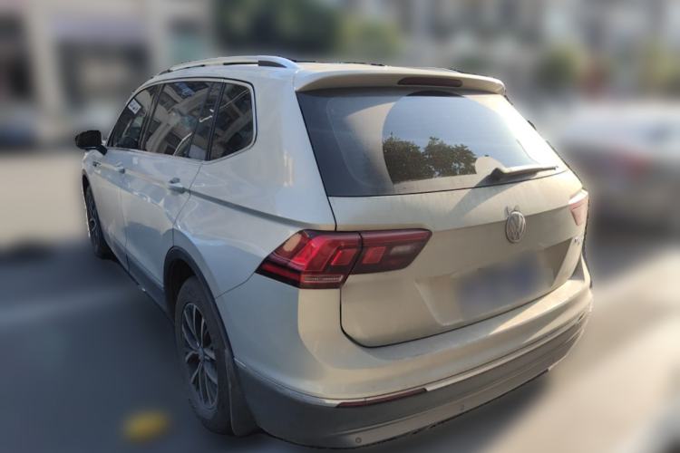 Used Volkswagen Tiguan L 2018 330TSI Automatic Two-Wheel Drive Luxury Edition Rear Left 45 Deg