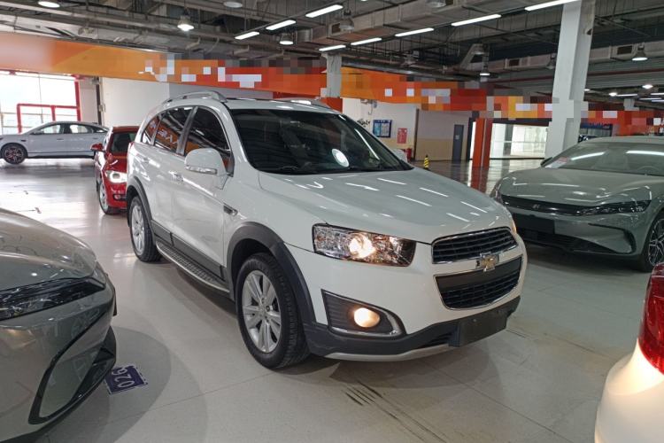 Used Chevrolet Captiva 2017 2.4L 4x4 Flagship Edition 7-Seater
