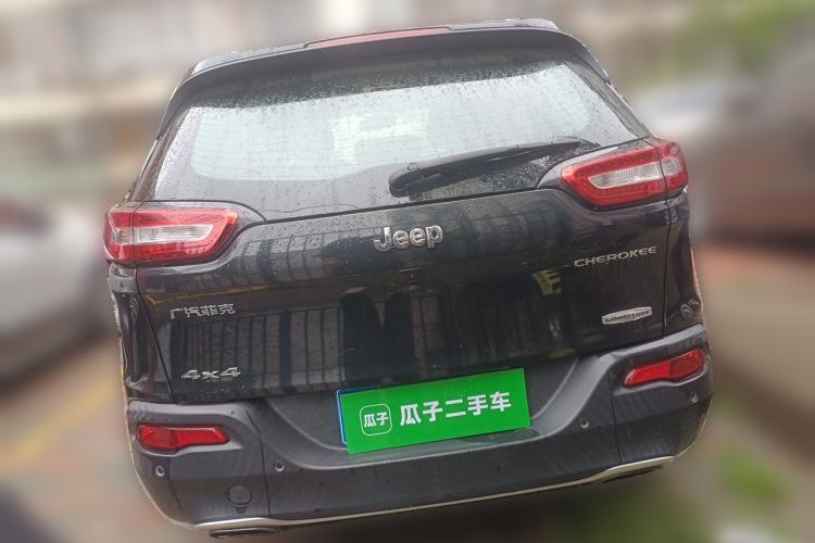 Used Jeep Cherokee 2016 2.4L Professional Smart Version
