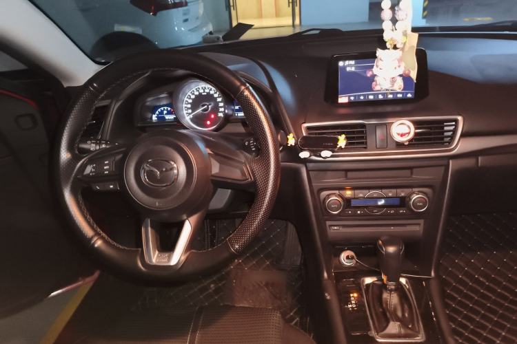 Used Mazda 3 Axela 2017 Sedan 1.5L Automatic Luxury Model China VI Standard