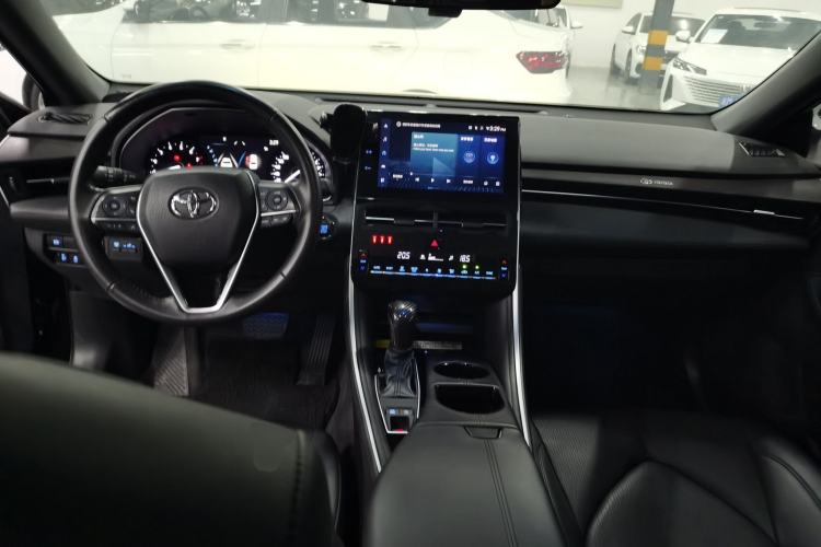 Used Toyota Avalon 2023 2.0L Luxury Edition Center Console