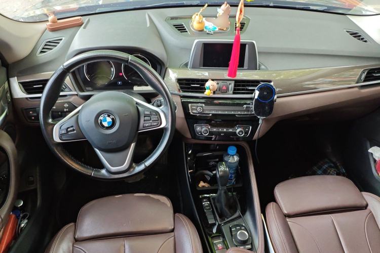 Used BMW X1 2019 sDrive18Li Premium Edition Center Console