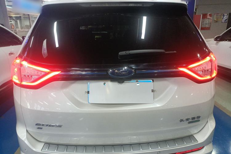 Used Ford Edge 2018 EcoBoost 245 Two-Wheel-Drive Sporty 7-Seater
