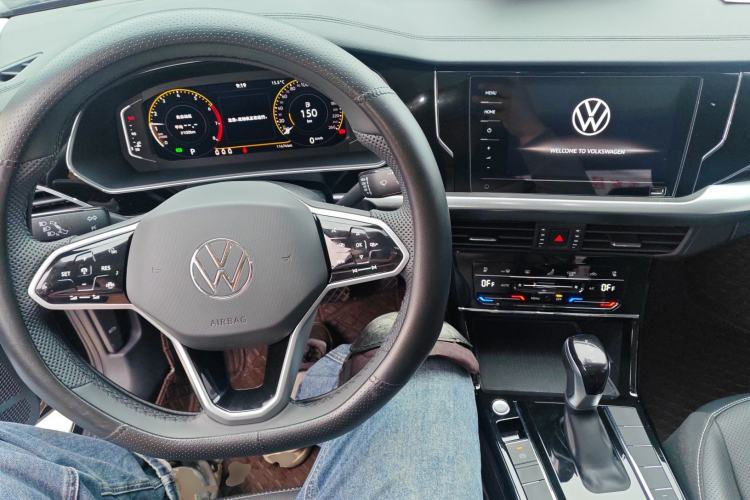 Used Volkswagen Passat 2024 380TSI Dragon Edition