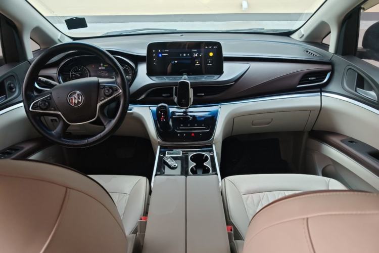 Used Buick GL8 2021 Land Cruiser Executive Class 652T Luxury Model Center Console