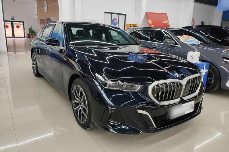 Used BMW i5 2024 eDrive 35L Luxury Model with M Sport Package
