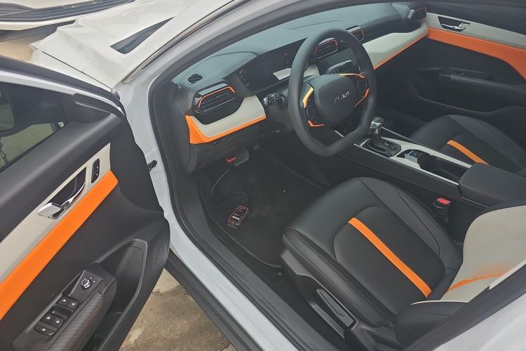 Used Dongfeng Aeolus Yixuan 2023 Mach Edition 1.5L Automatic Chasing Wind Version Driver Seat