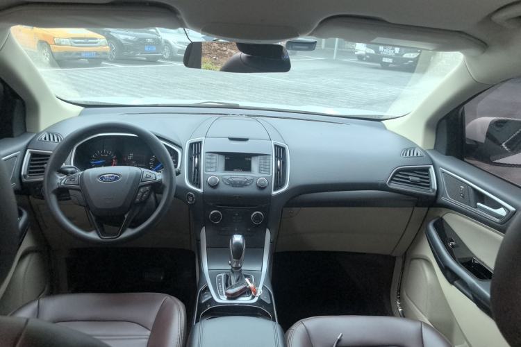 Used Ford Edge 2016 EcoBoost 245 Two-Wheel-Drive Titanium 5-Seater Center Console