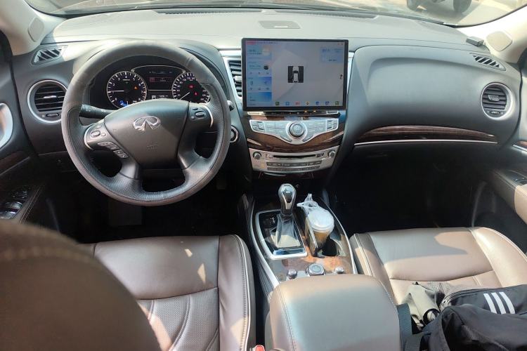 Used Infiniti QX60 2018 2.5 S/C Hybrid Two-Wheel-Drive Champion Family Edition Center Console