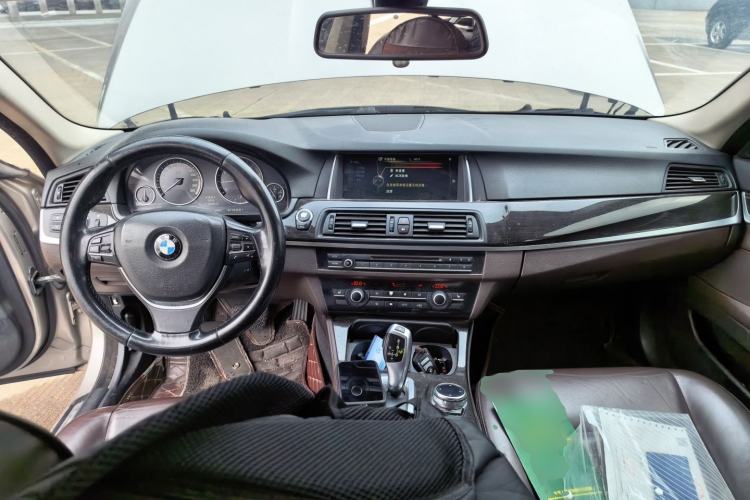 Used BMW 5 Series 2014 525Li Luxury Design Package Center Console