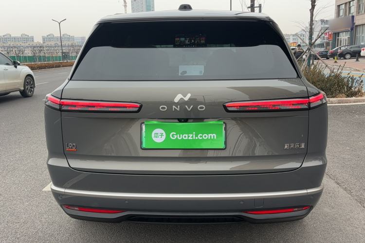 Used ONVO Luxeed L90 2025 Model—Ultra Six-Seater Version
