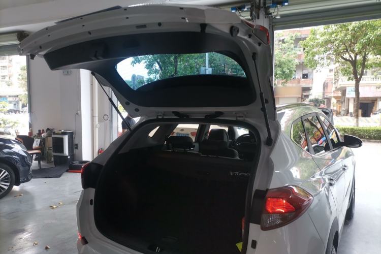 Used Hyundai Tucson 2018 1.6T Dual-Clutch Two-Wheel Drive 15th Anniversary Special Edition Trunk