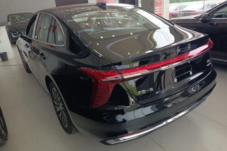 Used Hongqi H5 2025 2.0T Automatic Flag Edition – 500 000 Units Commemorative Version